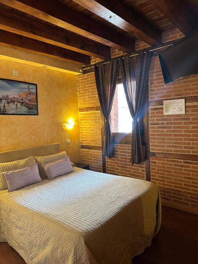 Hostal Segovia Adults Only Buitenkant foto