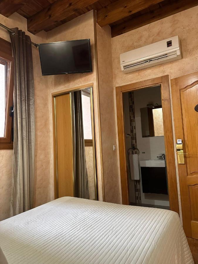 Hostal Segovia Adults Only Buitenkant foto