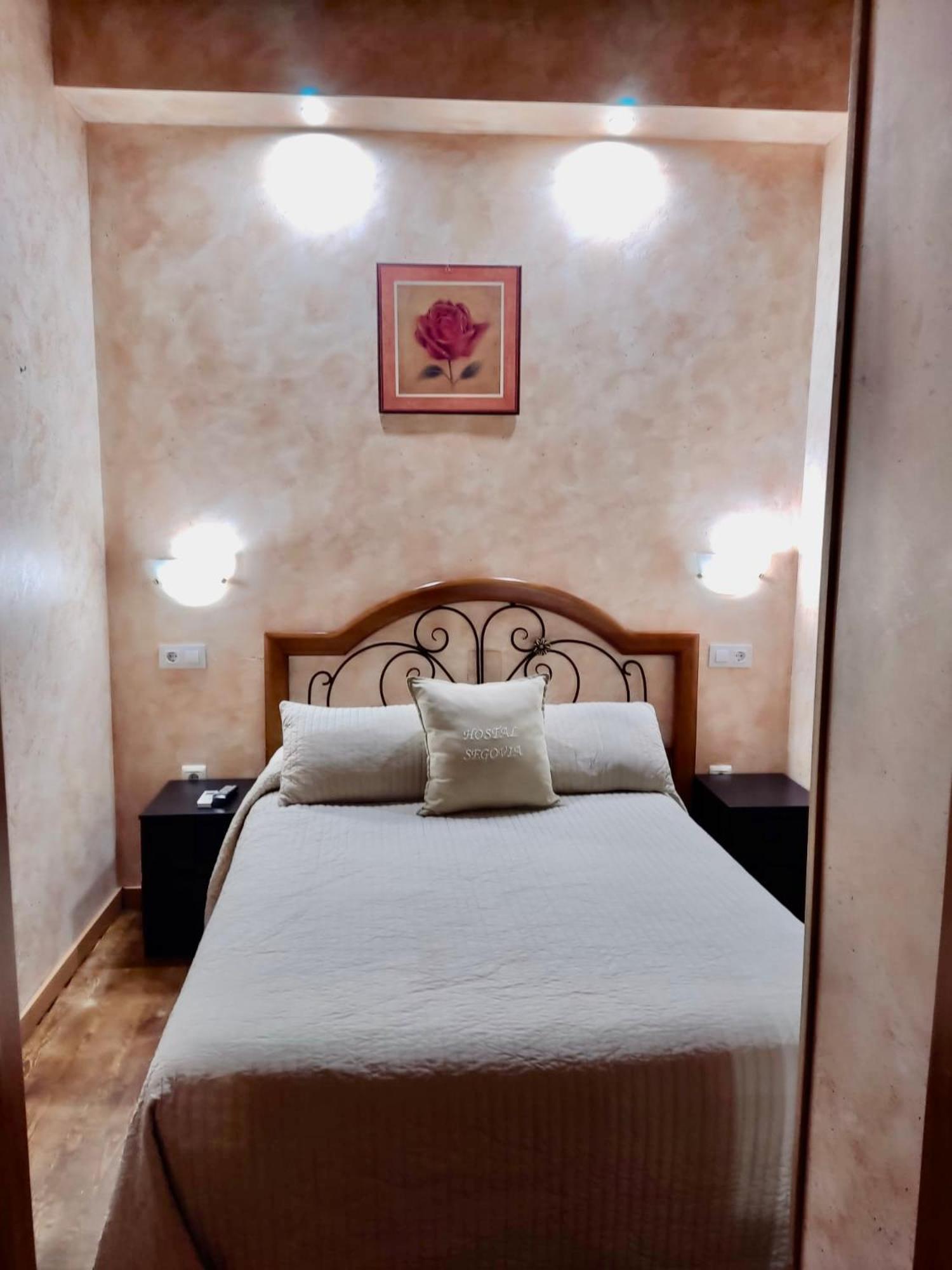 Hostal Segovia Adults Only Buitenkant foto