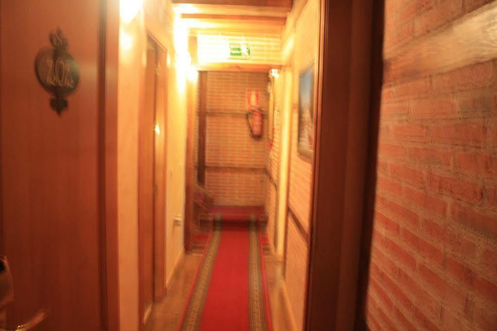 Hostal Segovia Adults Only Buitenkant foto